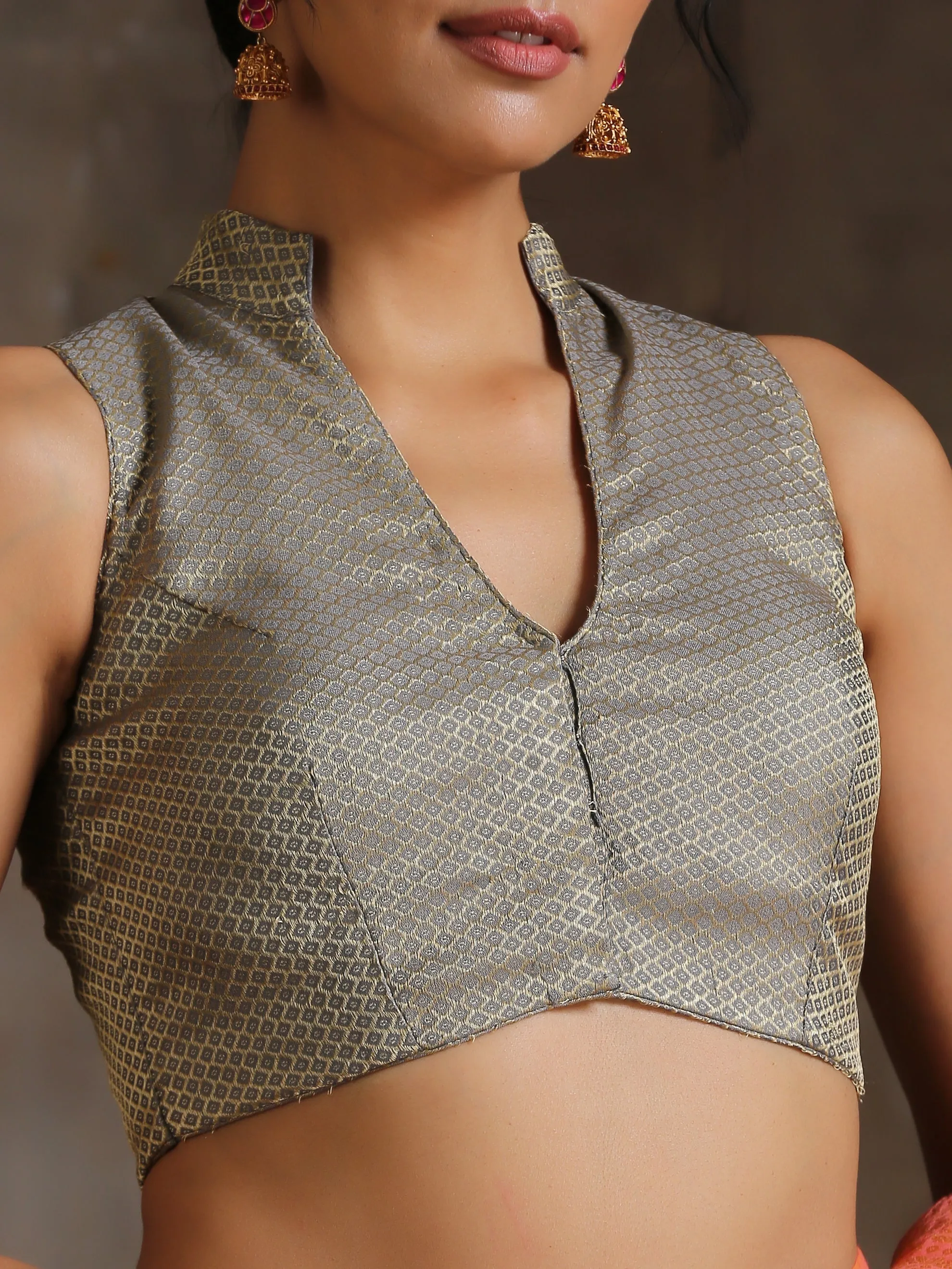 Blouse - Grey Jacquard Sleeveless blouse